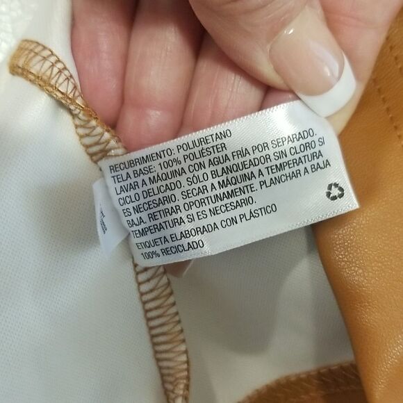 Brown faux leather shorts with bow tie. New with tags - Picture 12 of 15